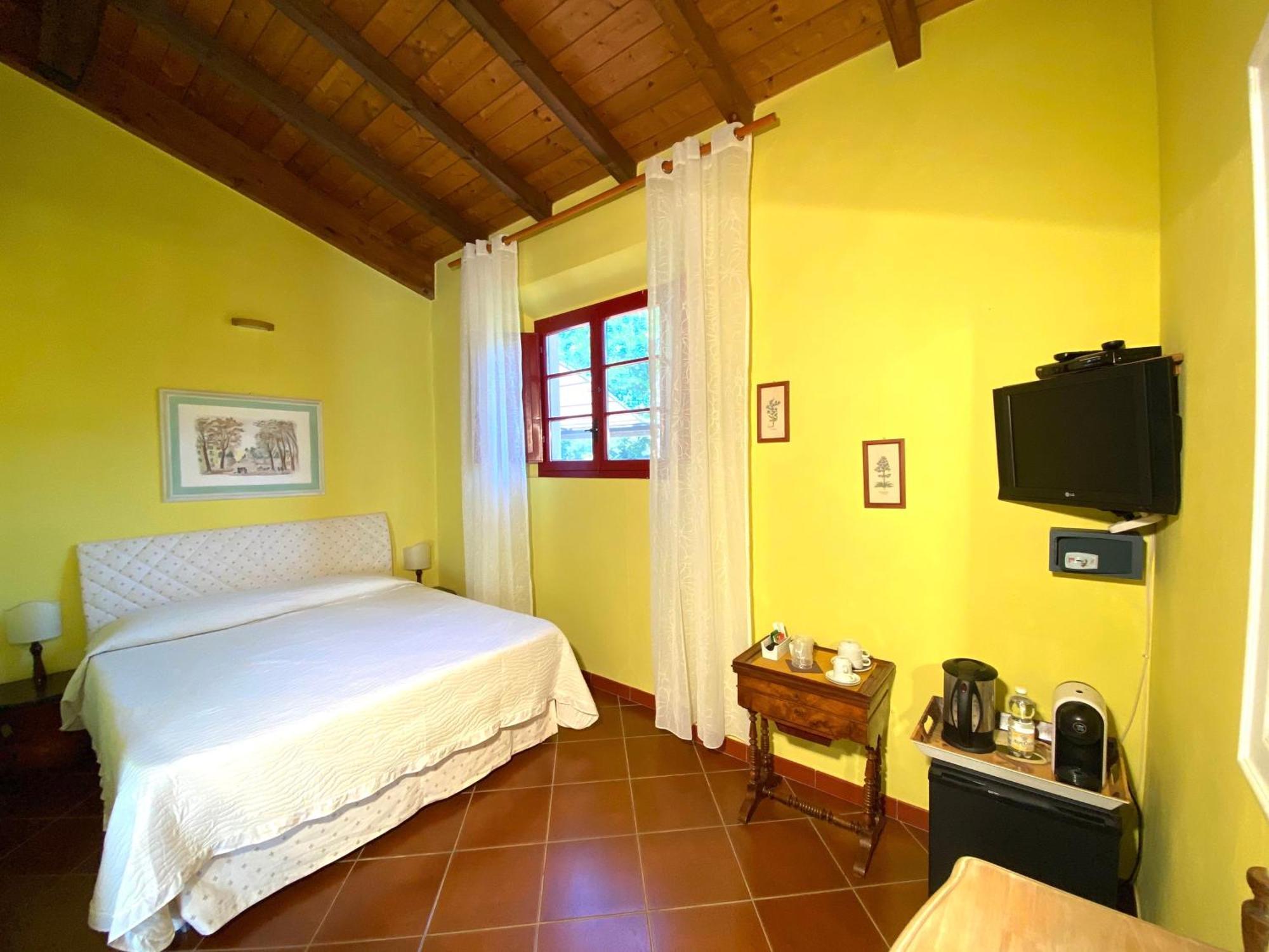 Relais Felciaino B&B โบลเกริ ภายนอก รูปภาพ