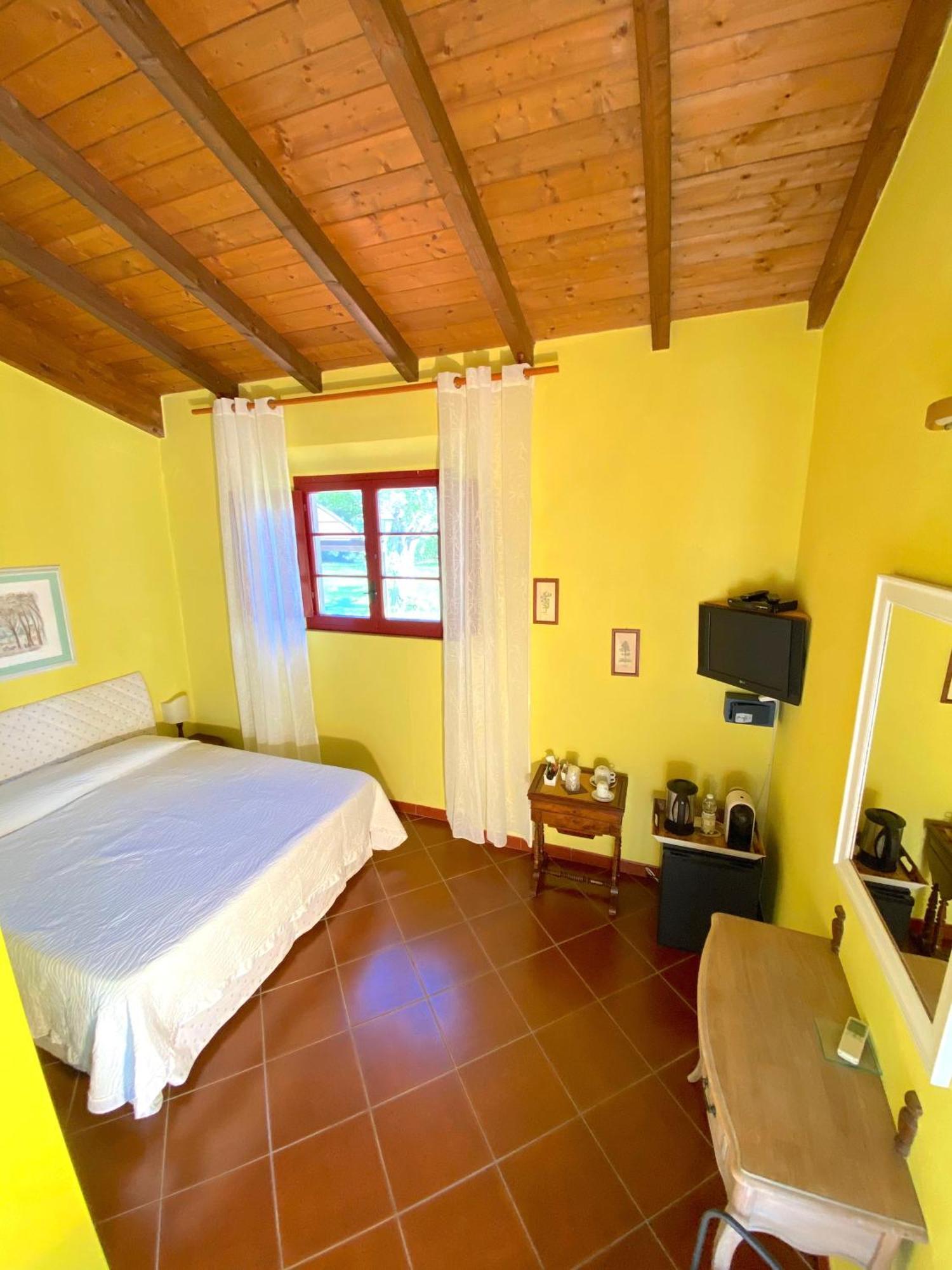 Relais Felciaino B&B โบลเกริ ห้อง รูปภาพ